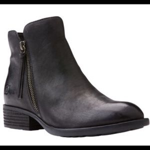 Born Olio Ankle Boots